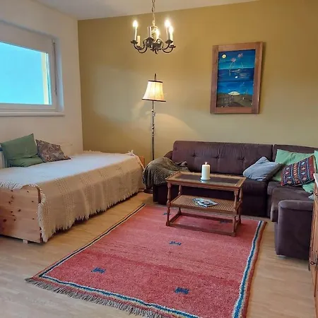 Schoene Helle Mit Whirlpoolbadewanne Apartment *